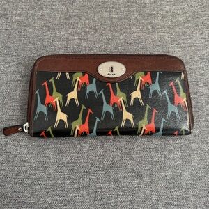 Fossil Brown Multi Giraffes Pattern Key-Per Zip Wallet Coated Canvas Cream Blue